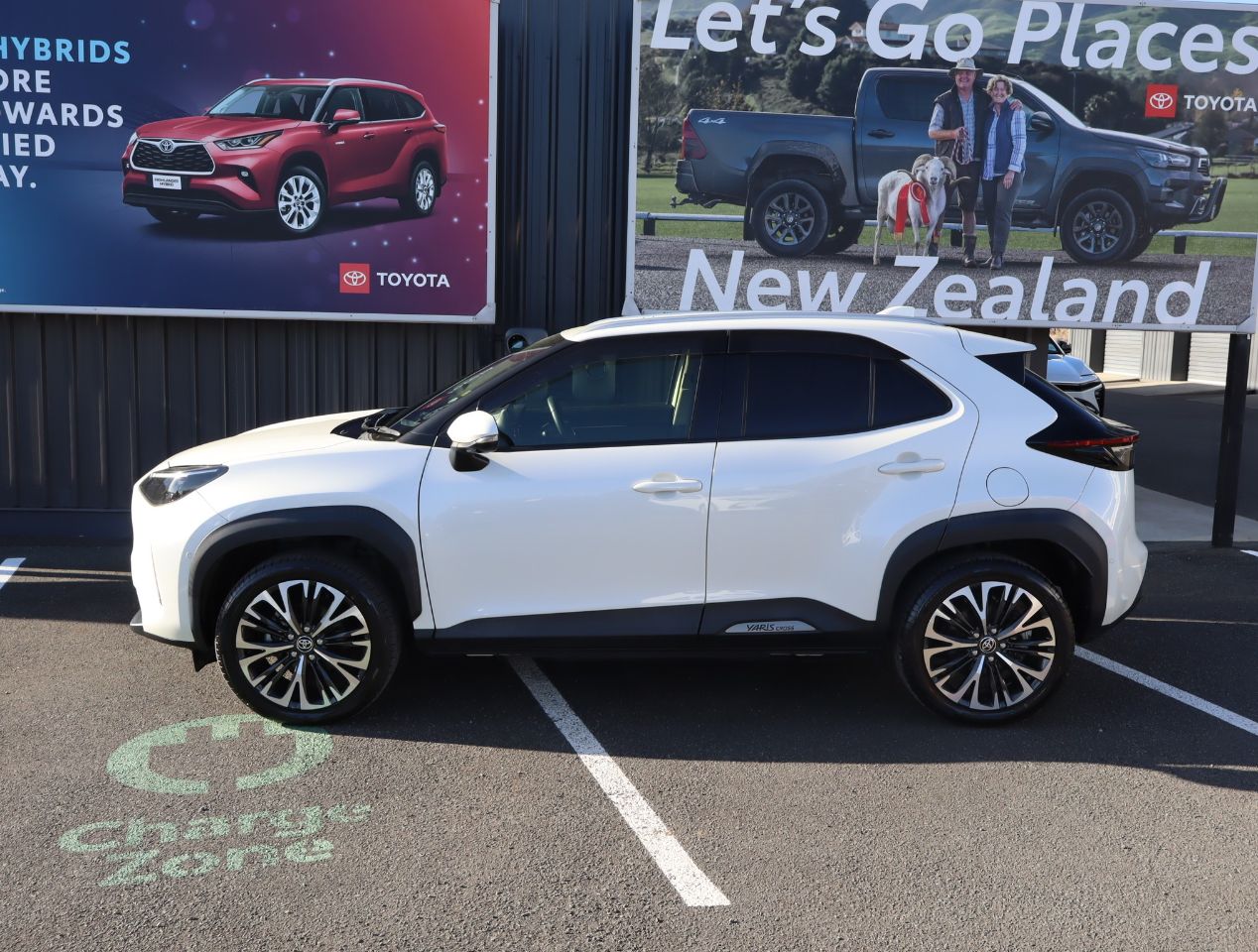Vehicle image 5