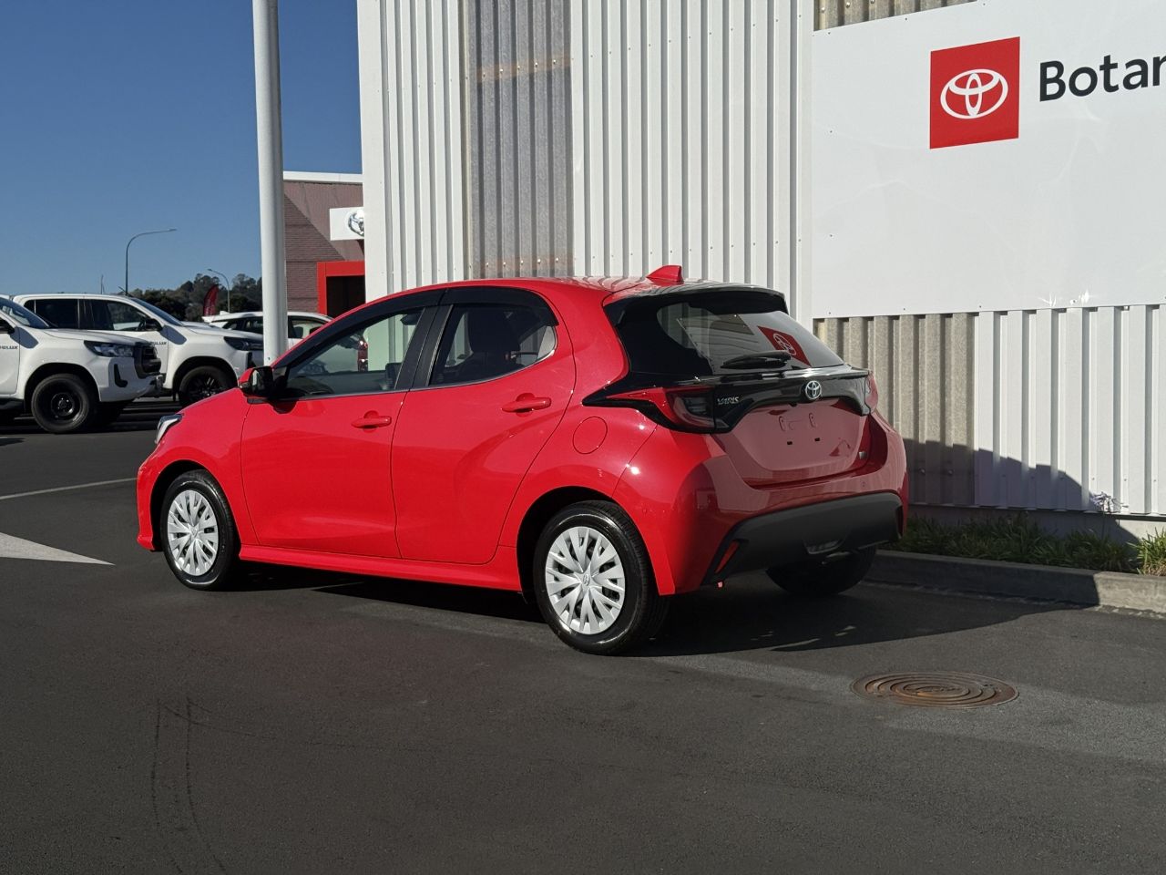 Vehicle image 5