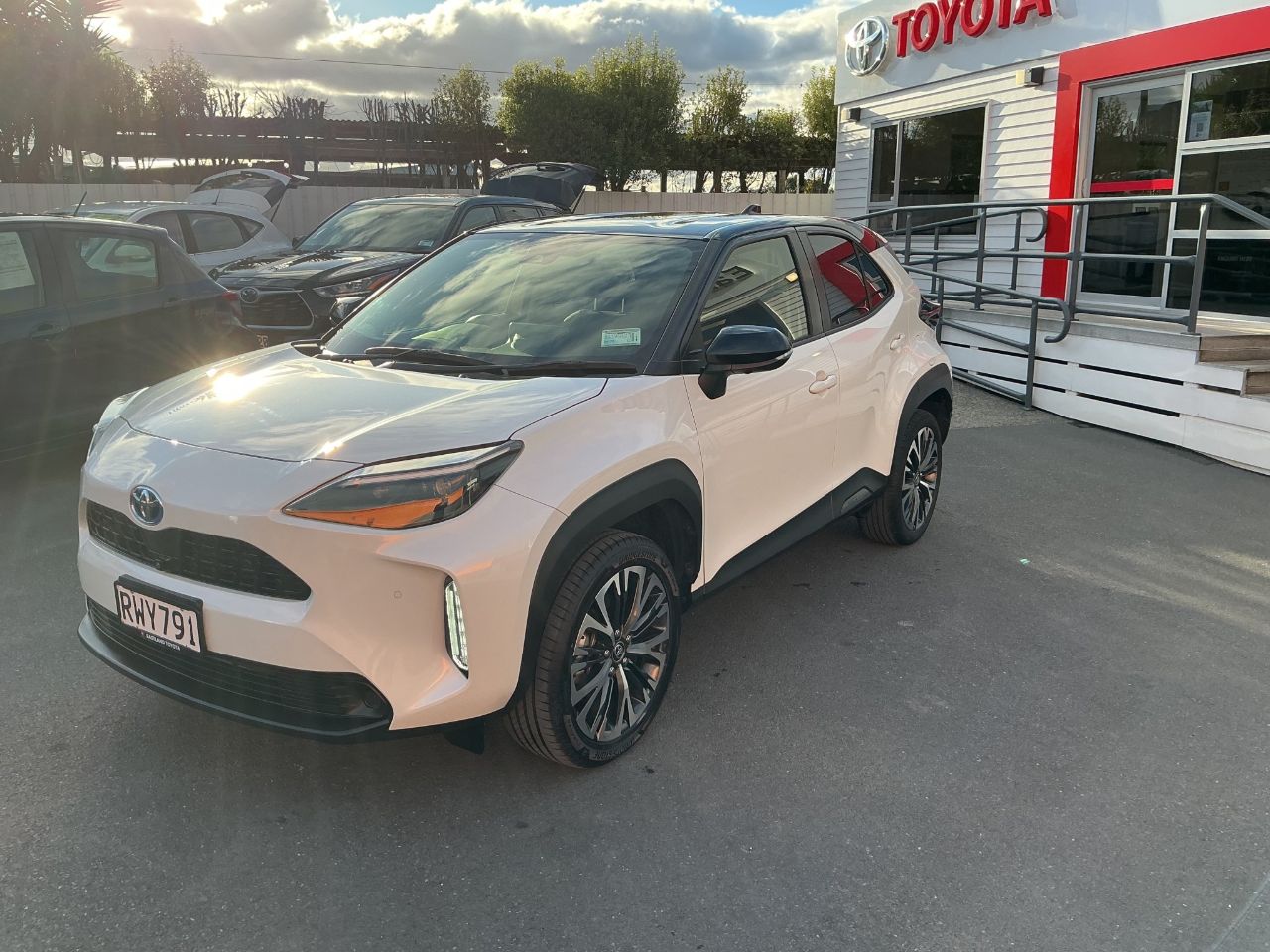 Vehicle image 3