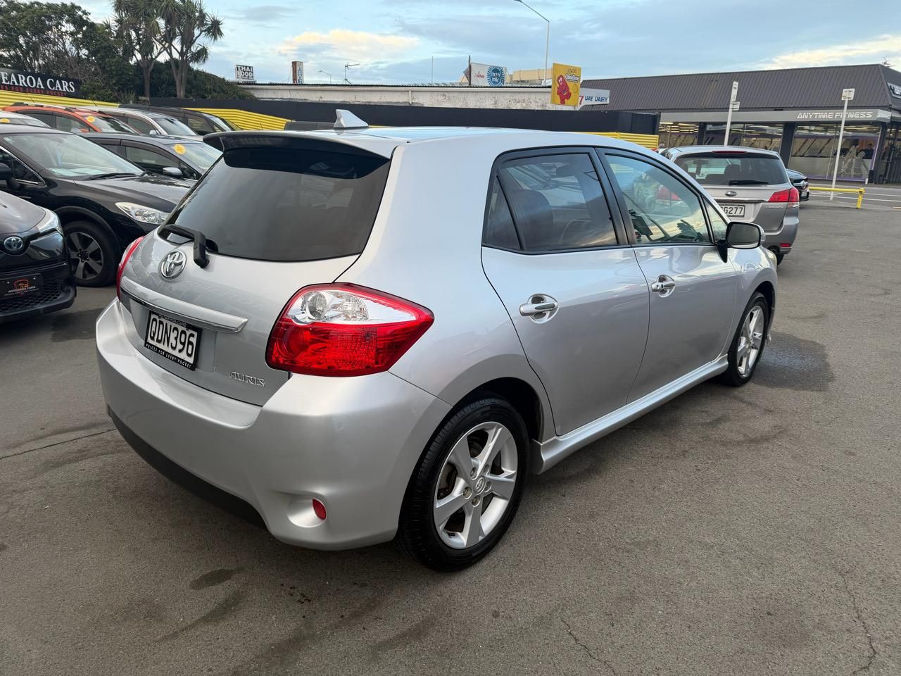 Vehicle image 4