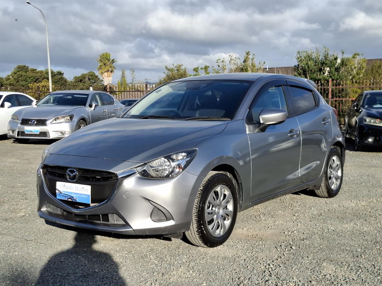 Vehicle image 3