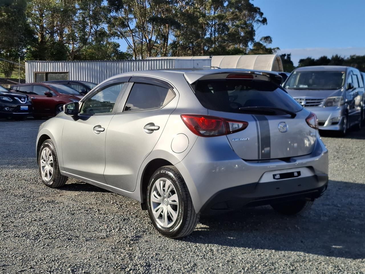 Vehicle image 5