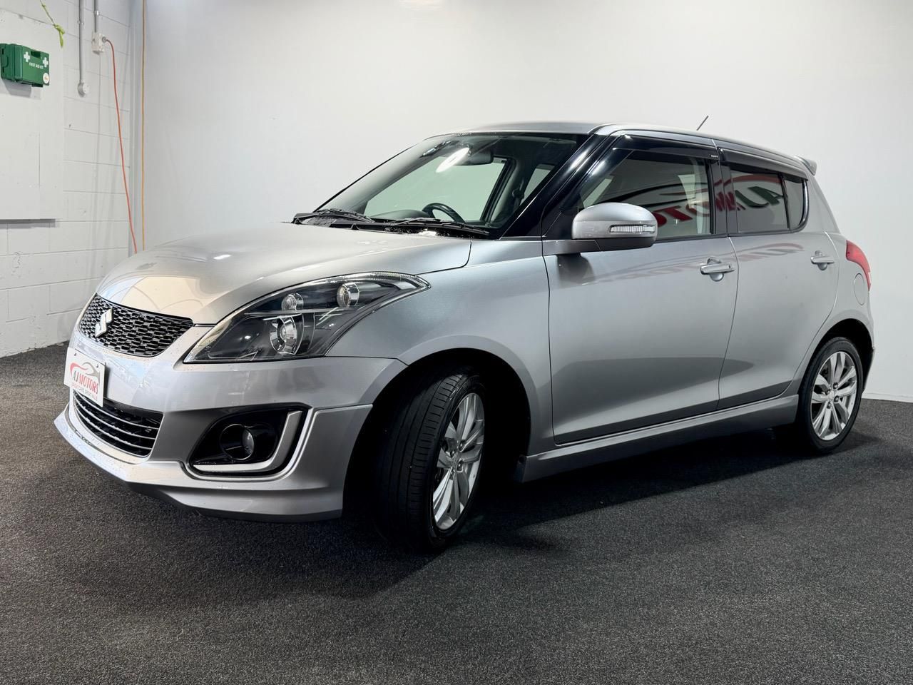 Vehicle image 3