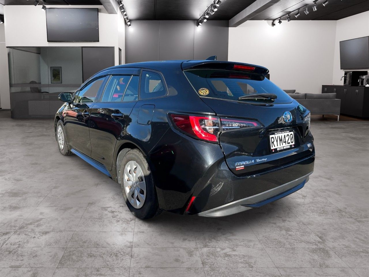 Vehicle image 4