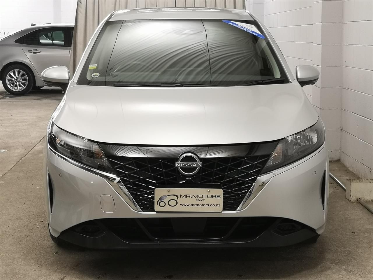 Vehicle image 4