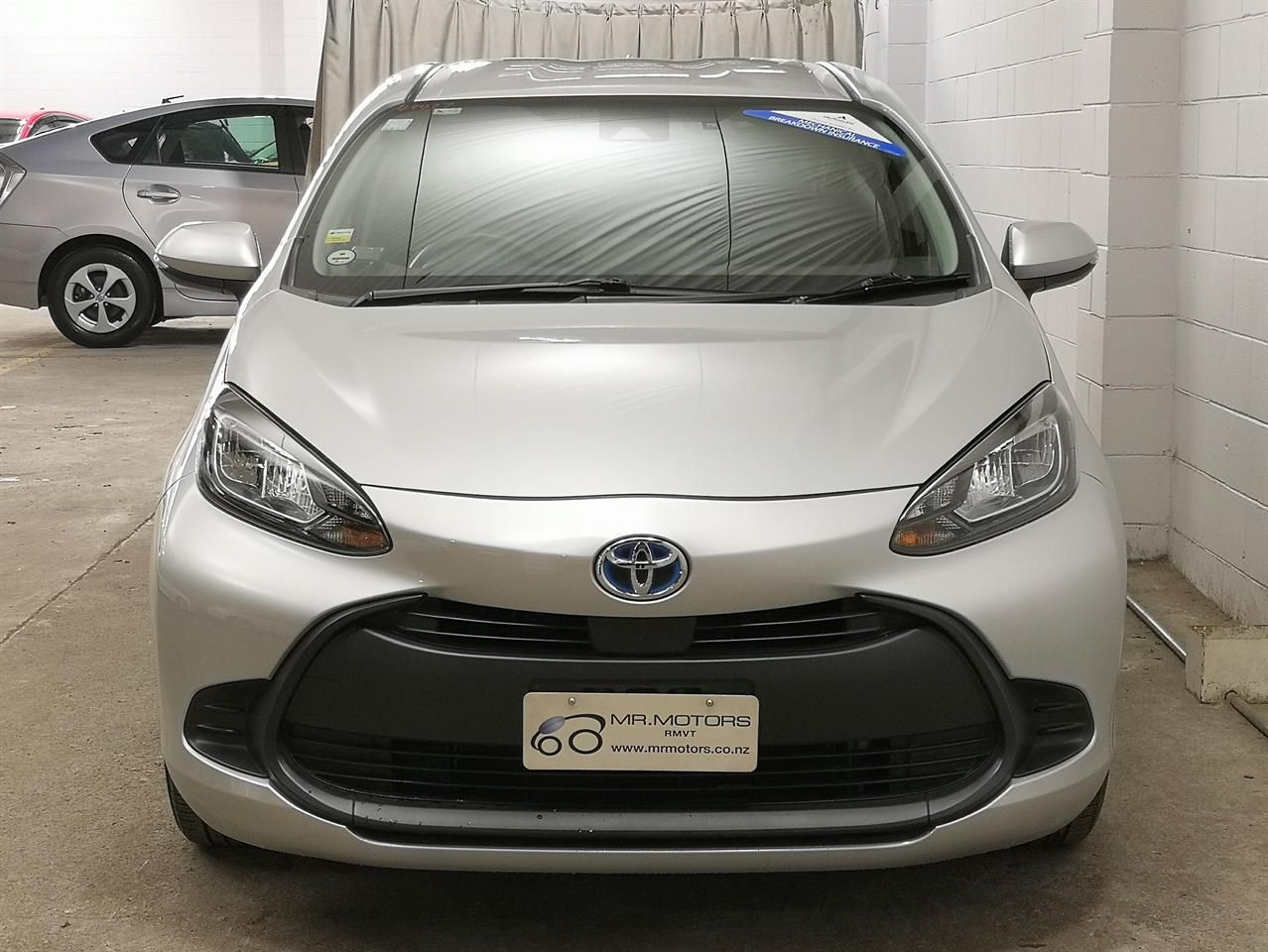 Vehicle image 4