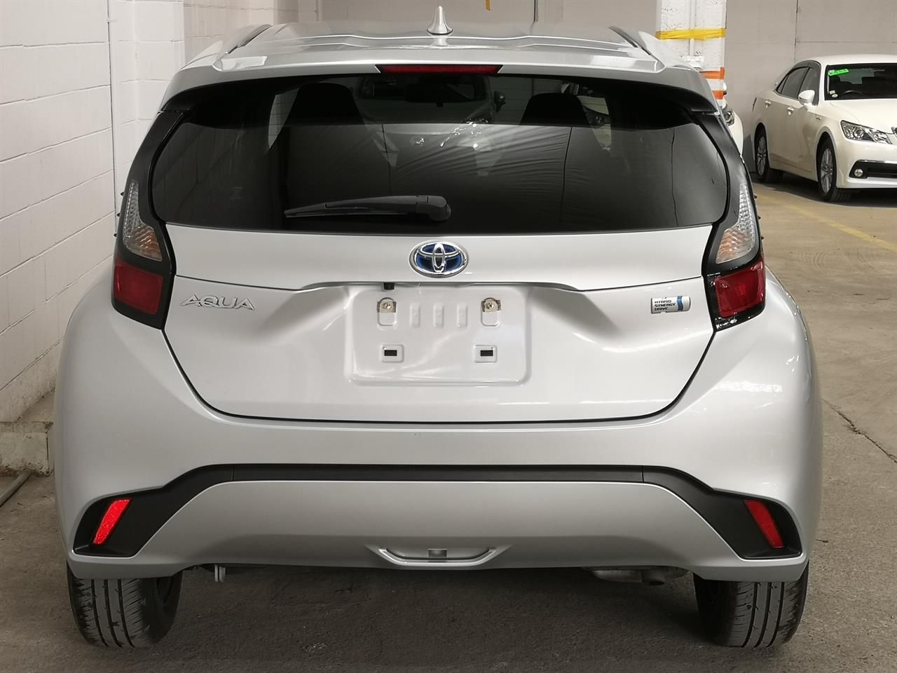Vehicle image 5