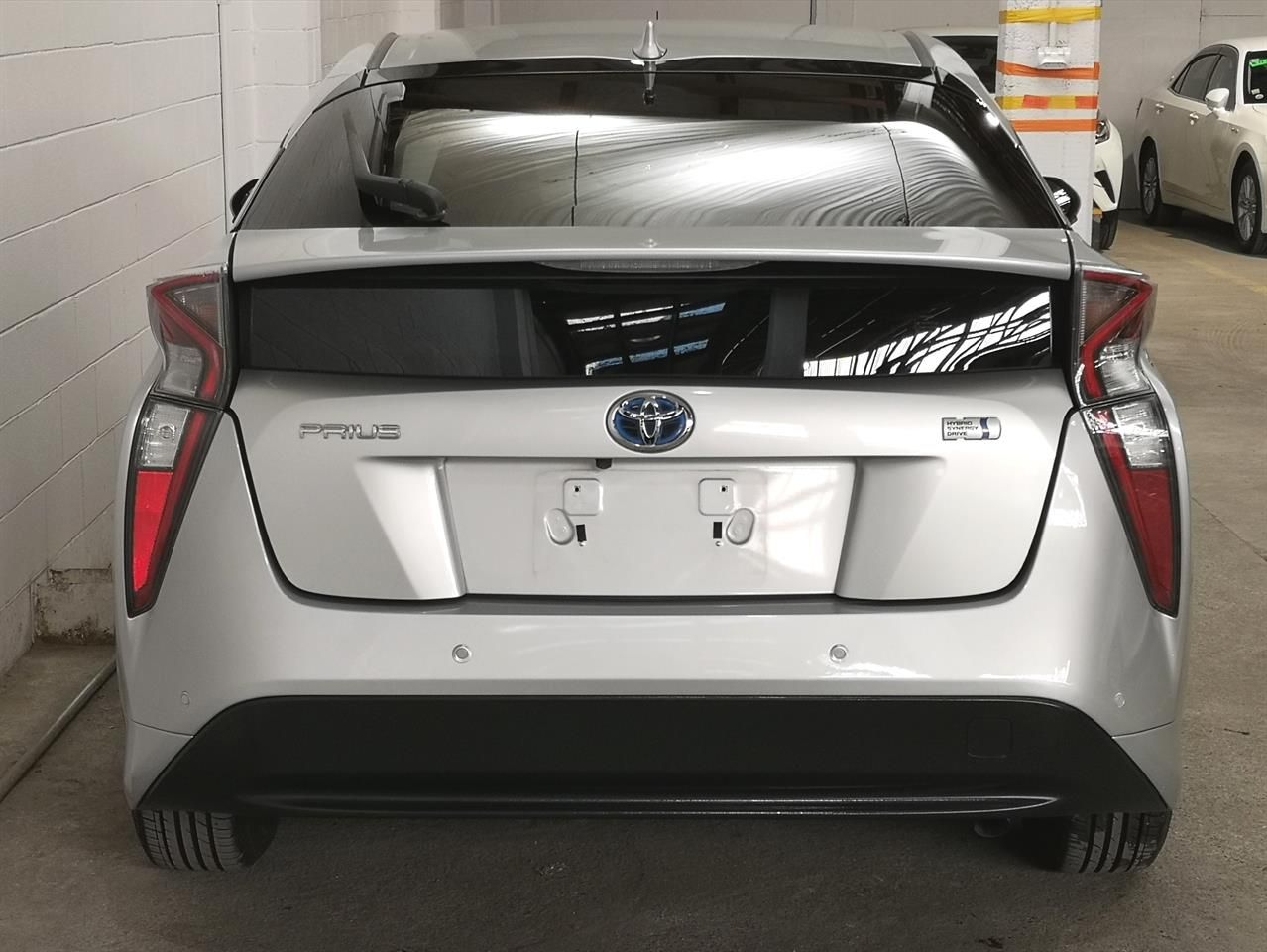 Vehicle image 5