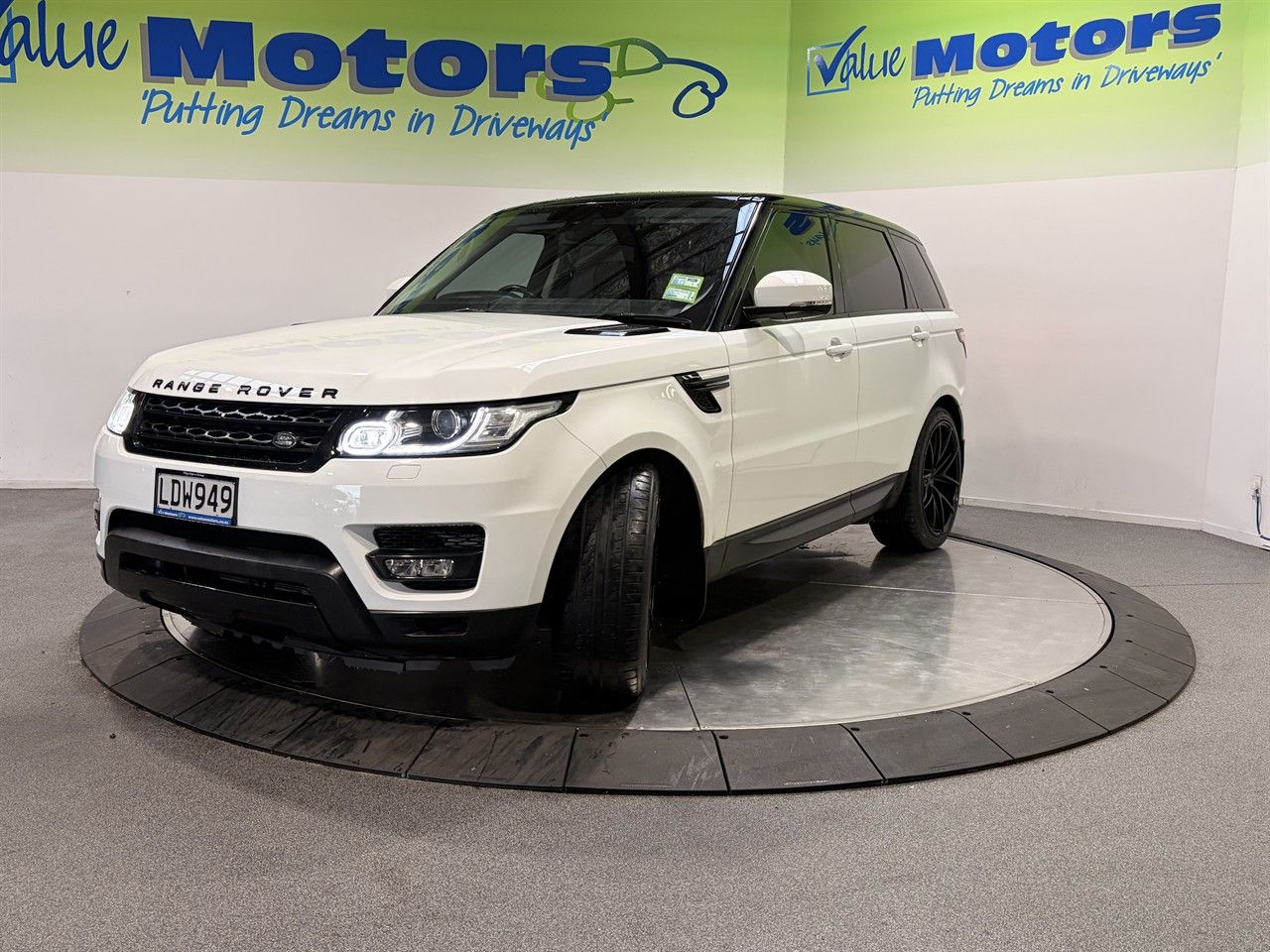 Vehicle image 3