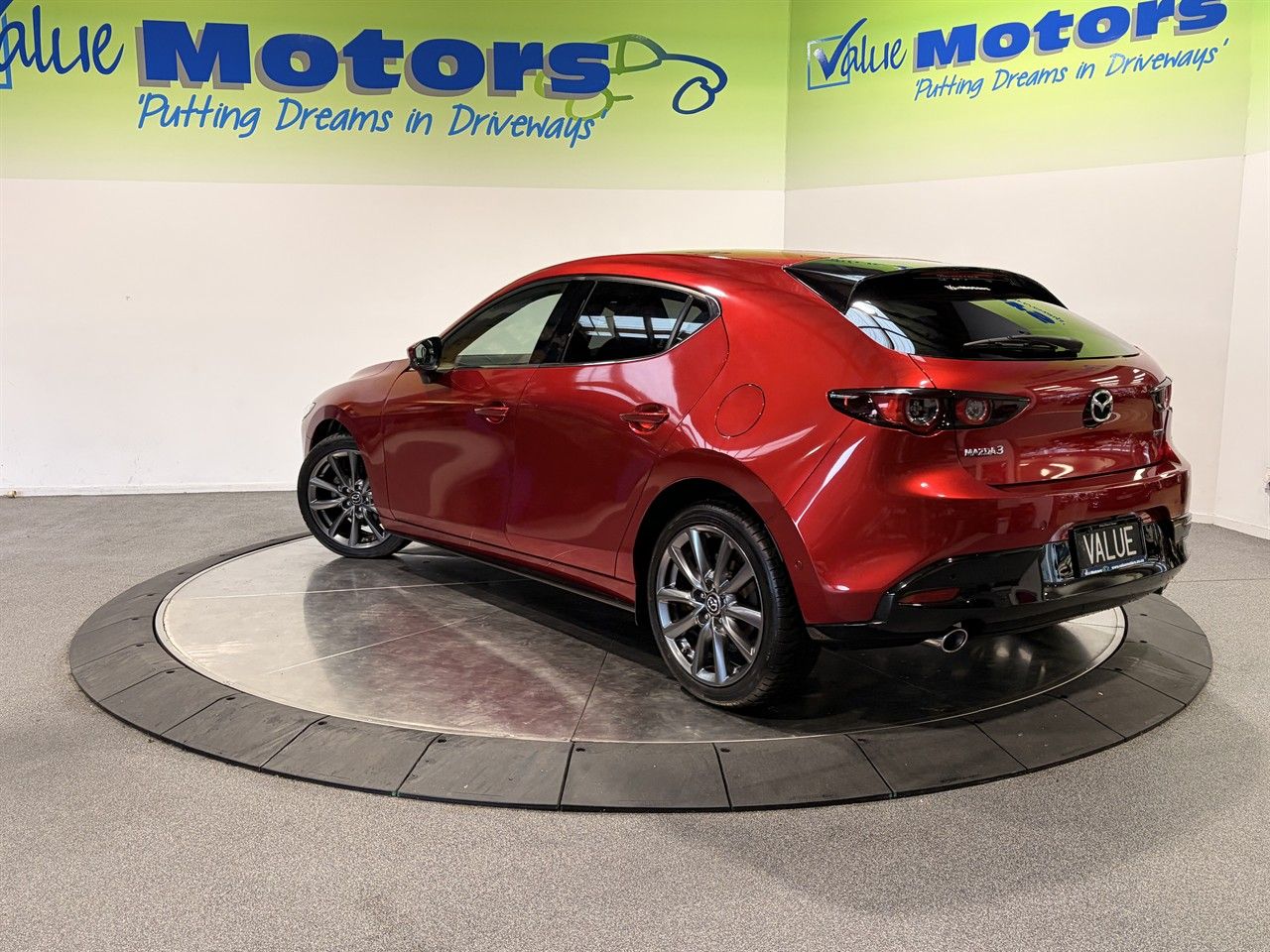 Vehicle image 5