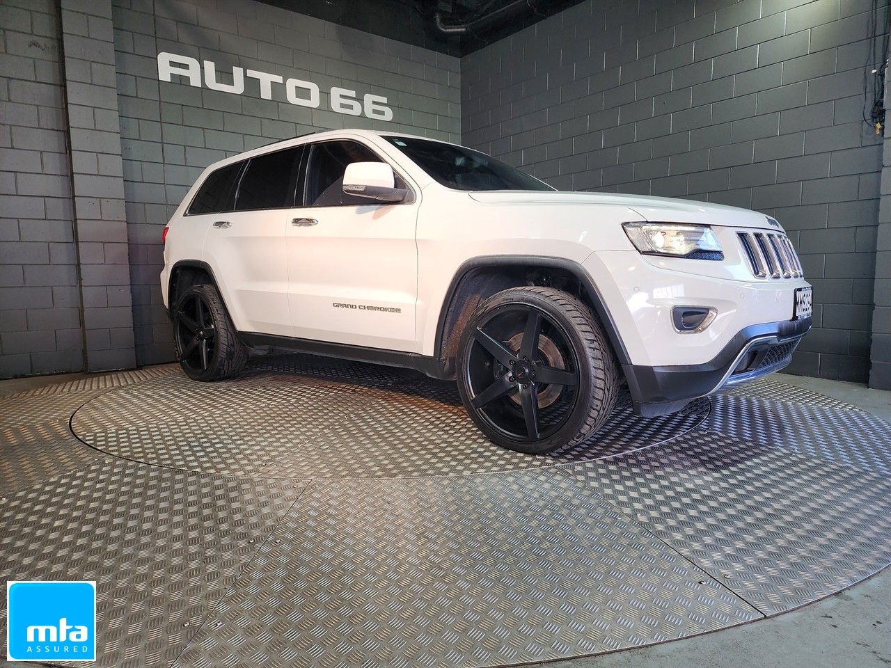 Vehicle image 5