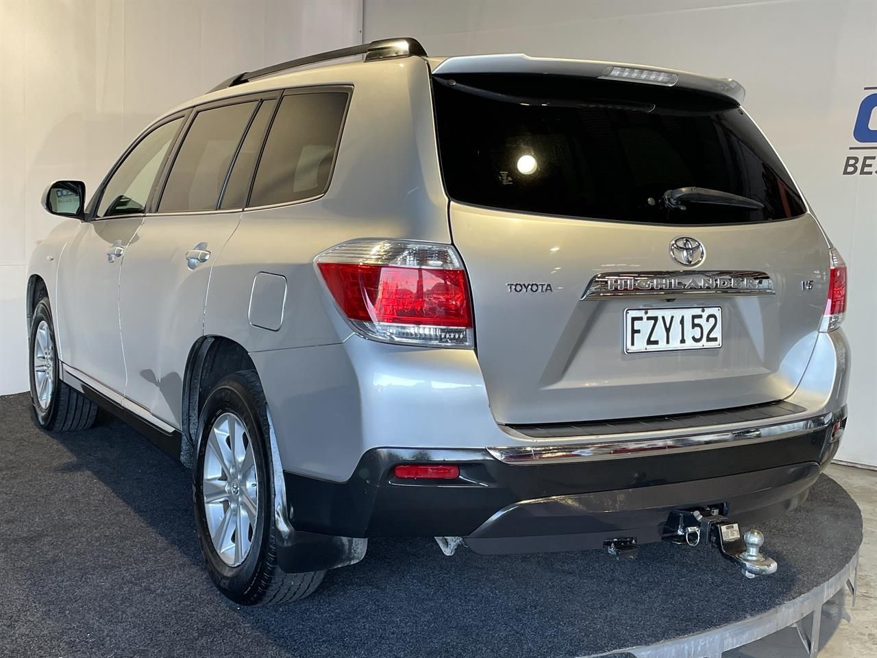 Vehicle image 4