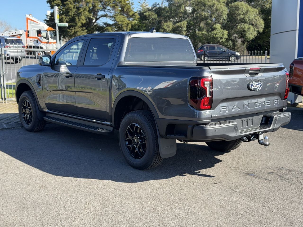 Vehicle image 4