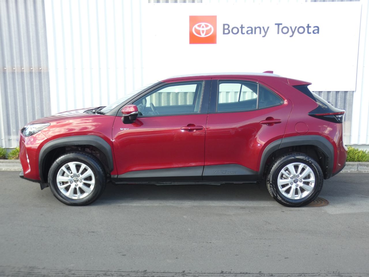 Vehicle image 5