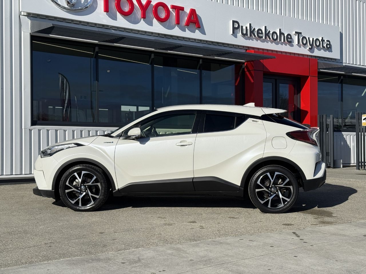 Vehicle image 3