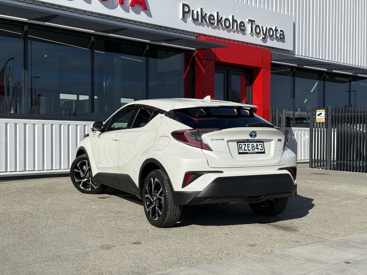 Vehicle image 4