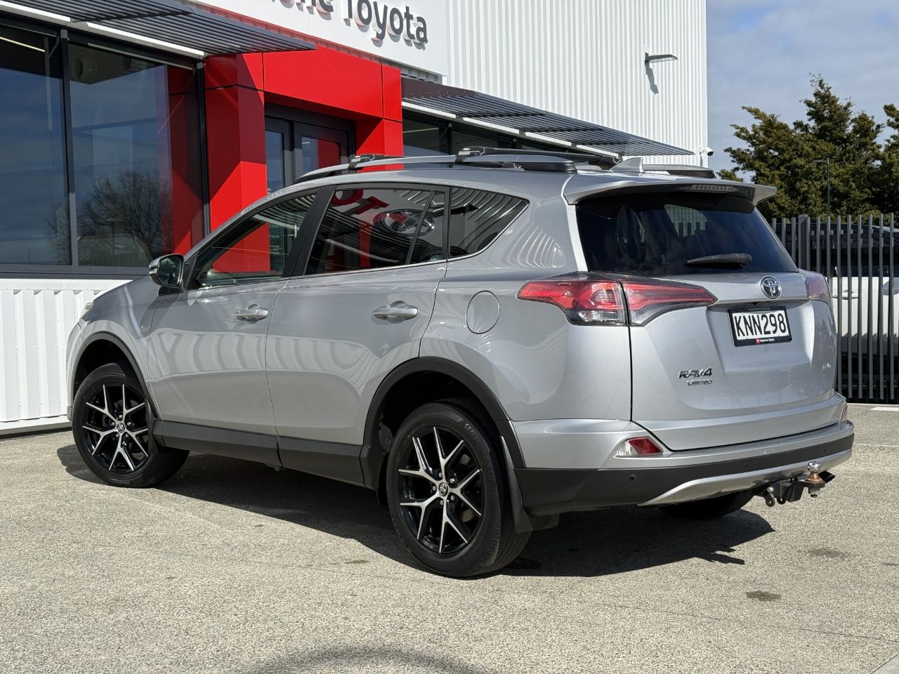 Vehicle image 5