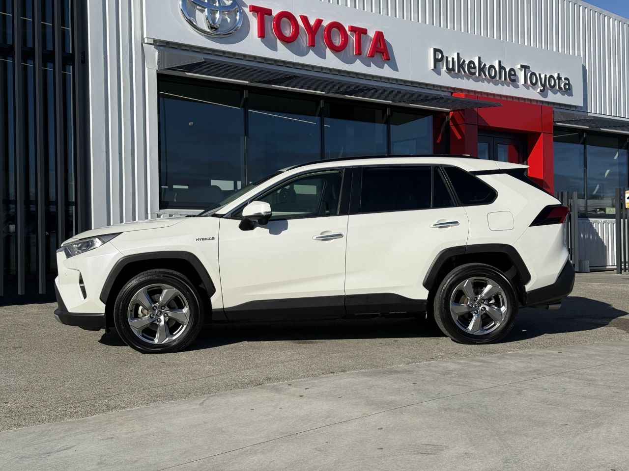Vehicle image 3