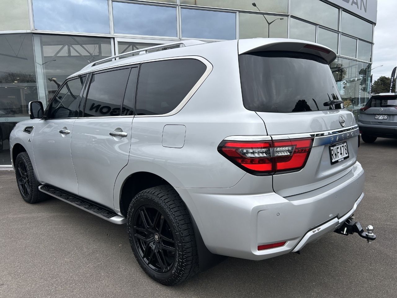 Vehicle image 5