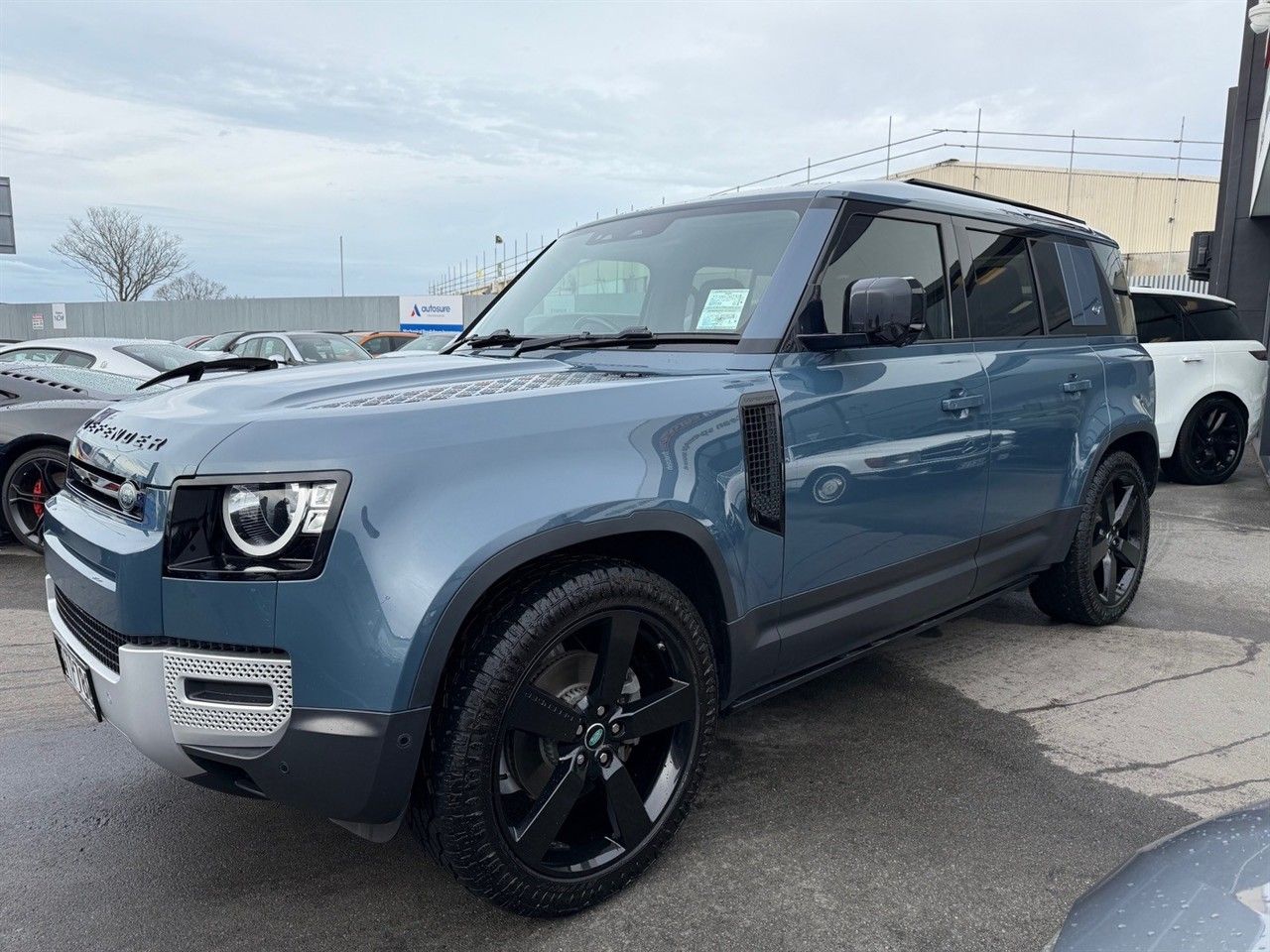 Vehicle image 3