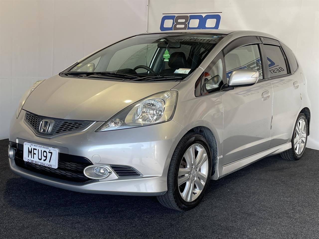 Vehicle image 3