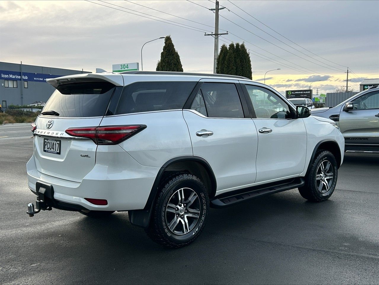 Vehicle image 3
