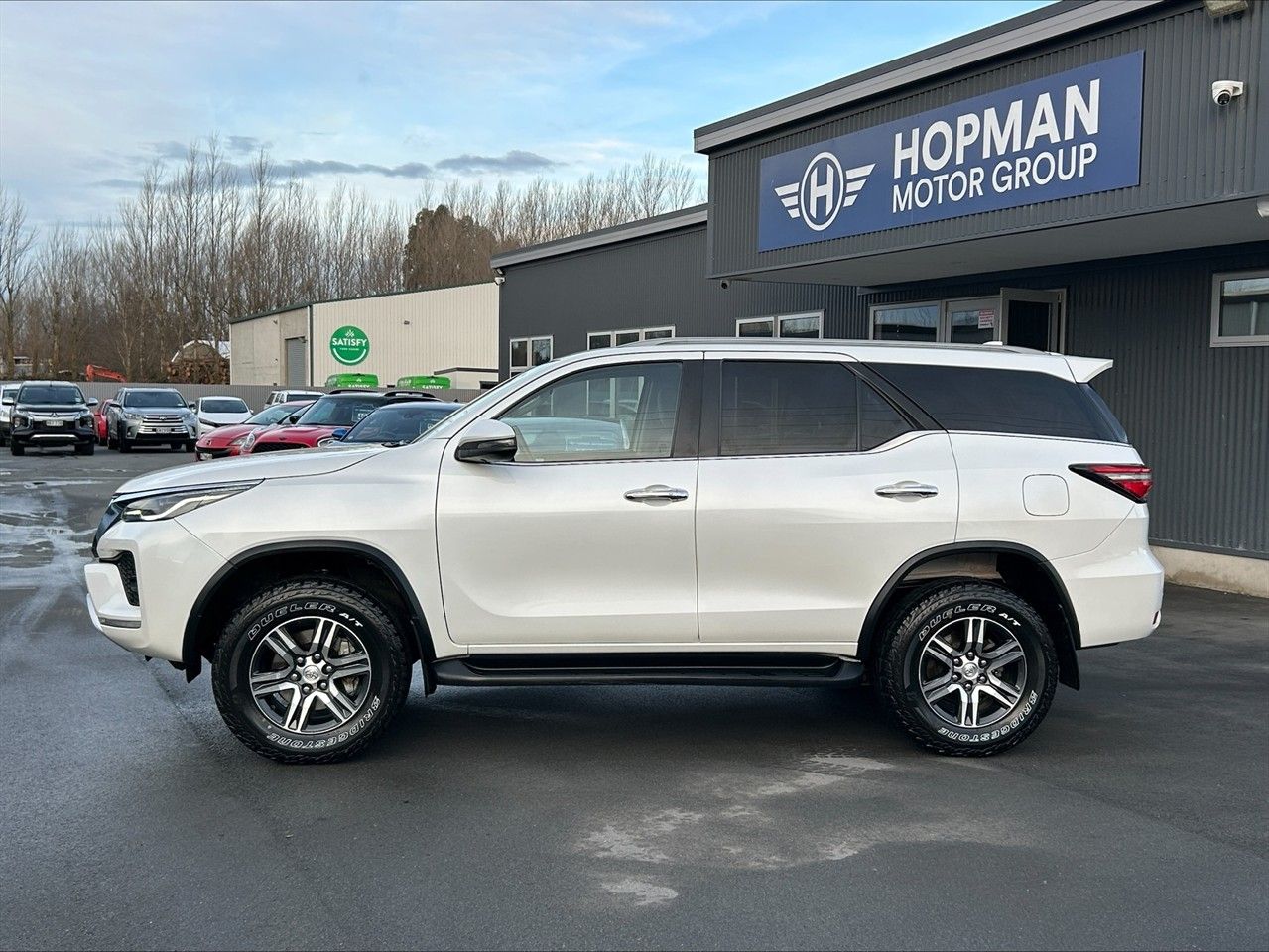 Vehicle image 5