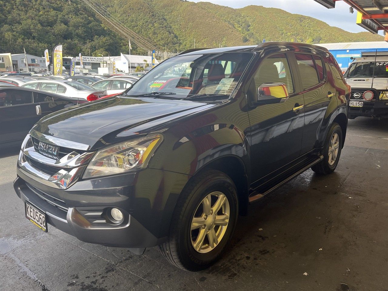 Vehicle image 3