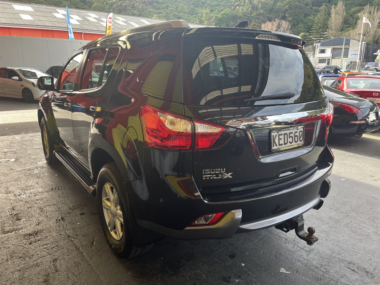 Vehicle image 4