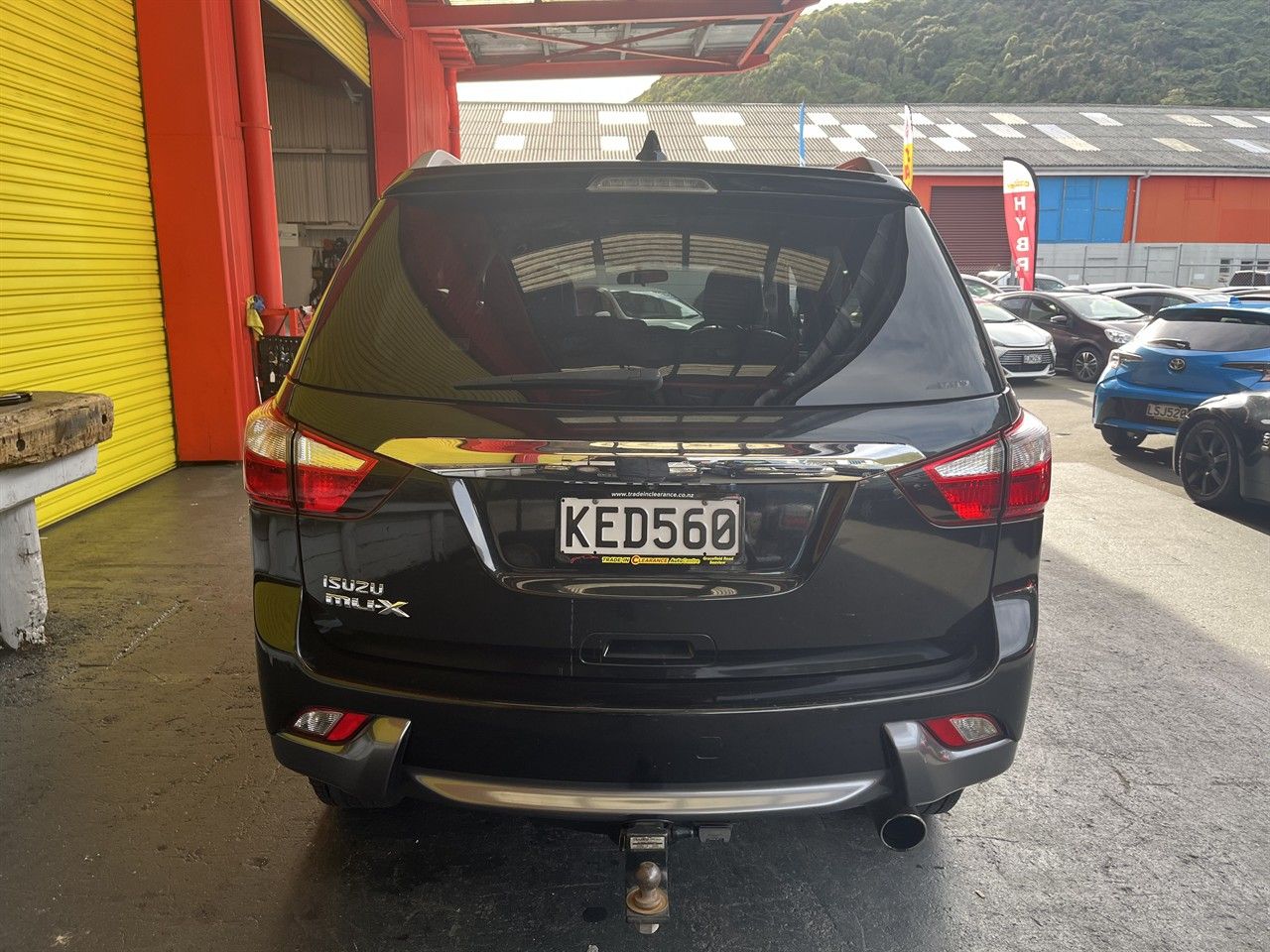 Vehicle image 5
