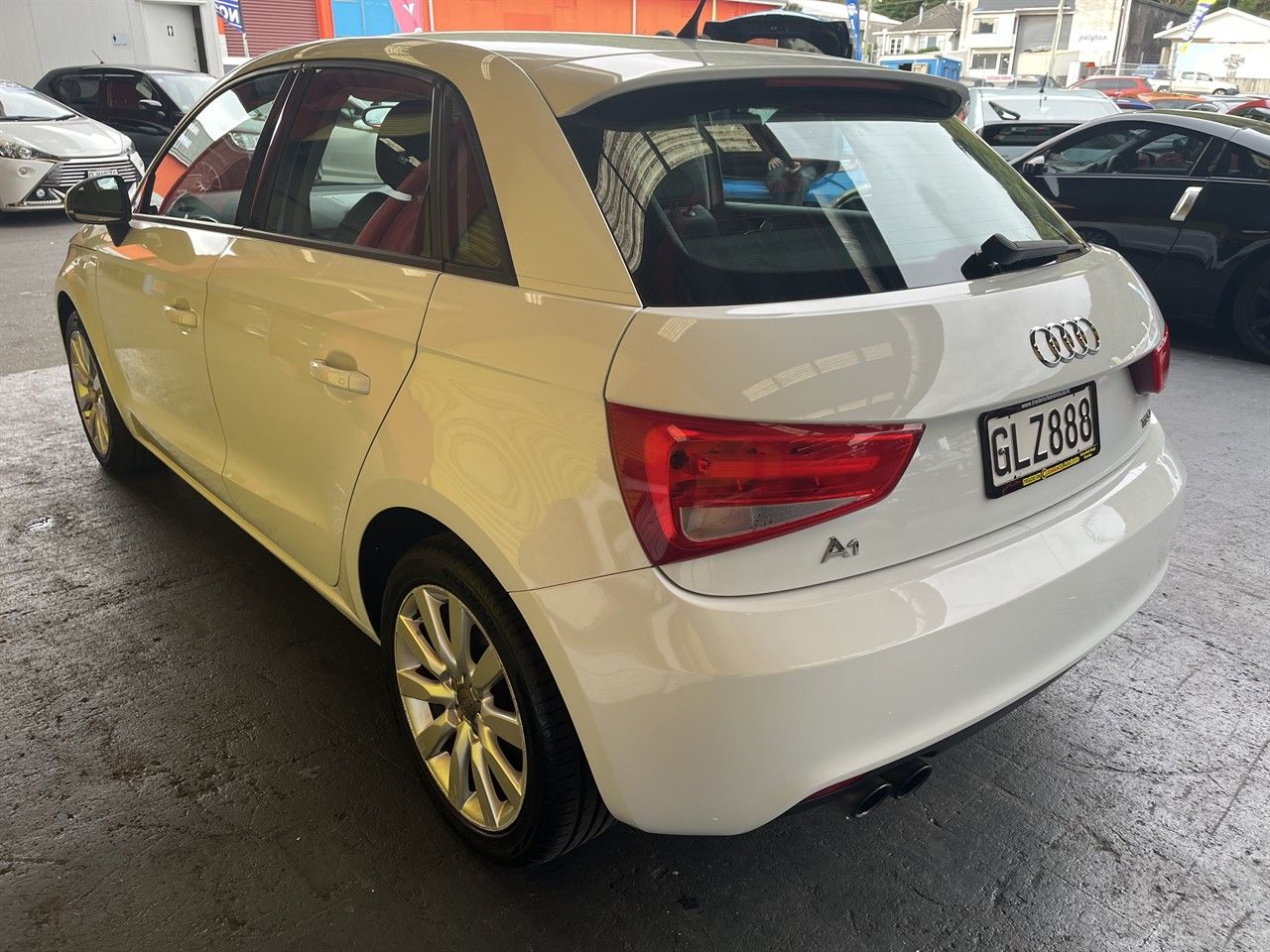 Vehicle image 4
