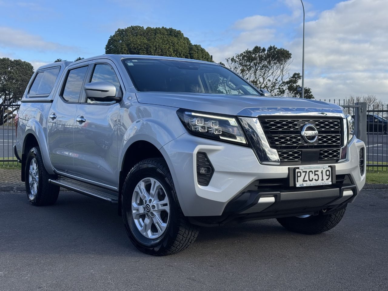Vehicle image 3