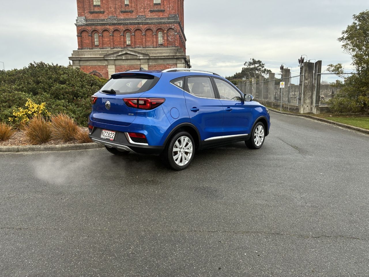 Vehicle image 5