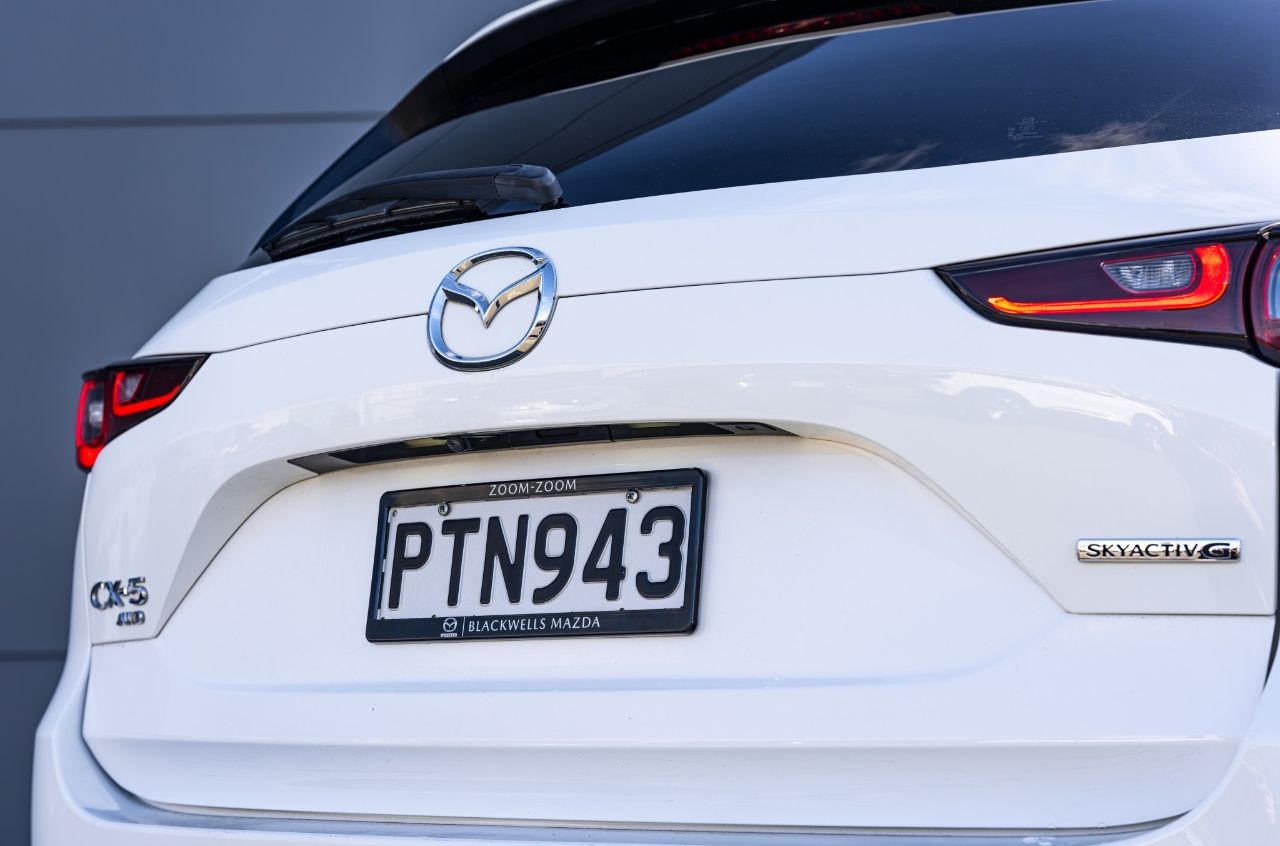 Vehicle image 4