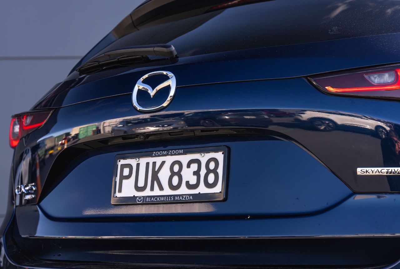 Vehicle image 5