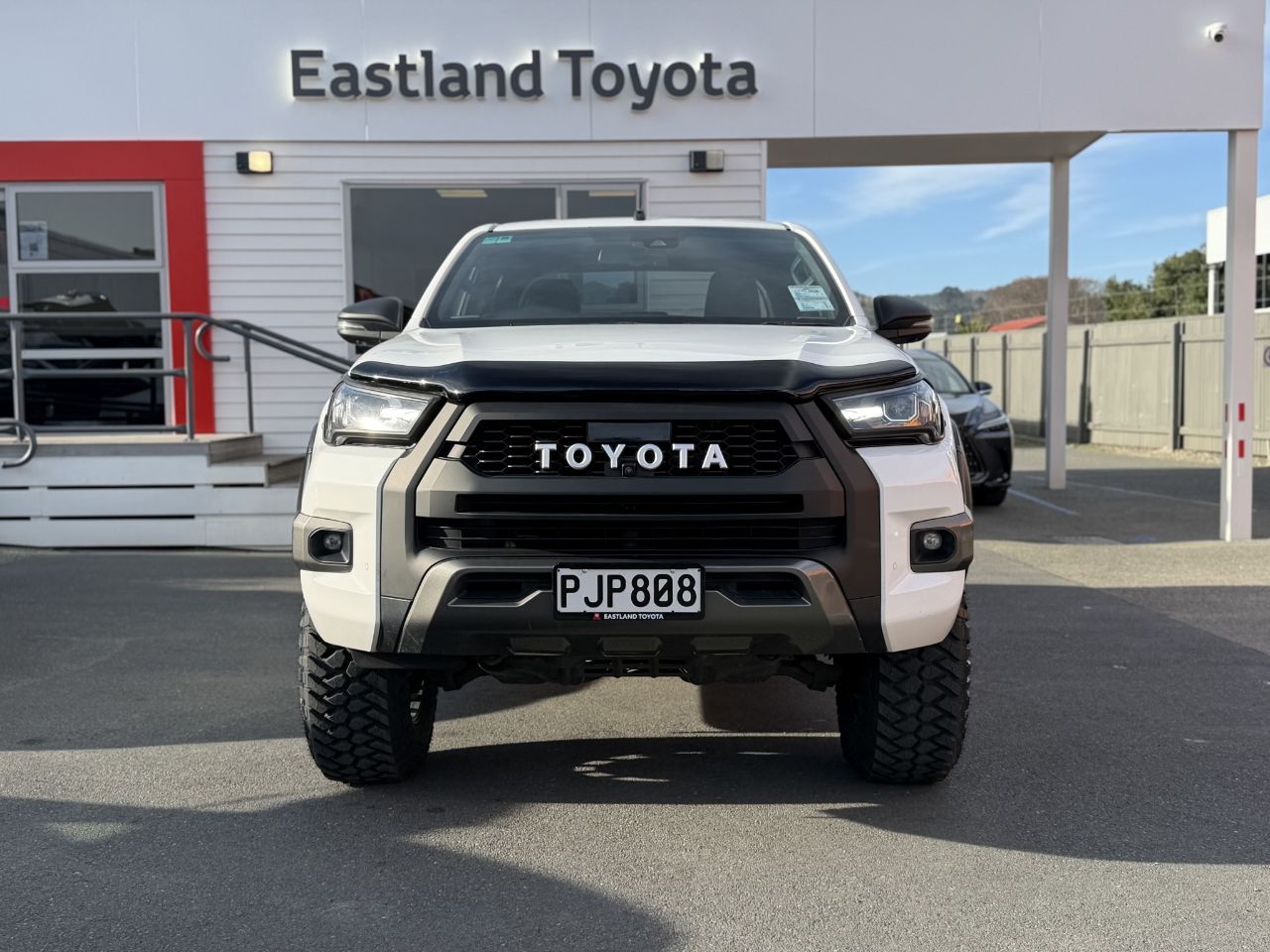 Vehicle image 4