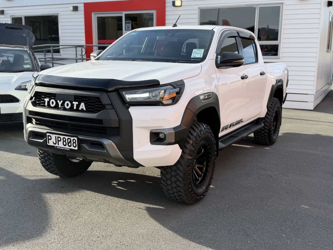 Vehicle image 5