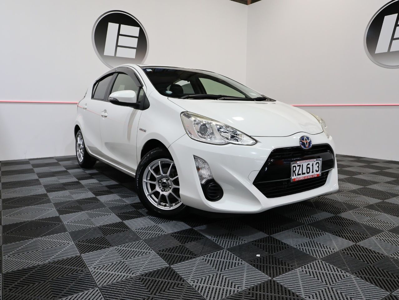 Vehicle image 1