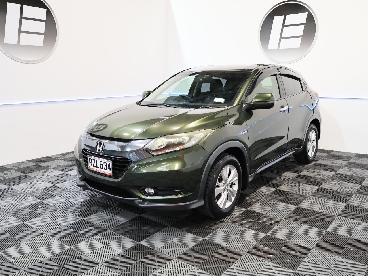 Vehicle image 5