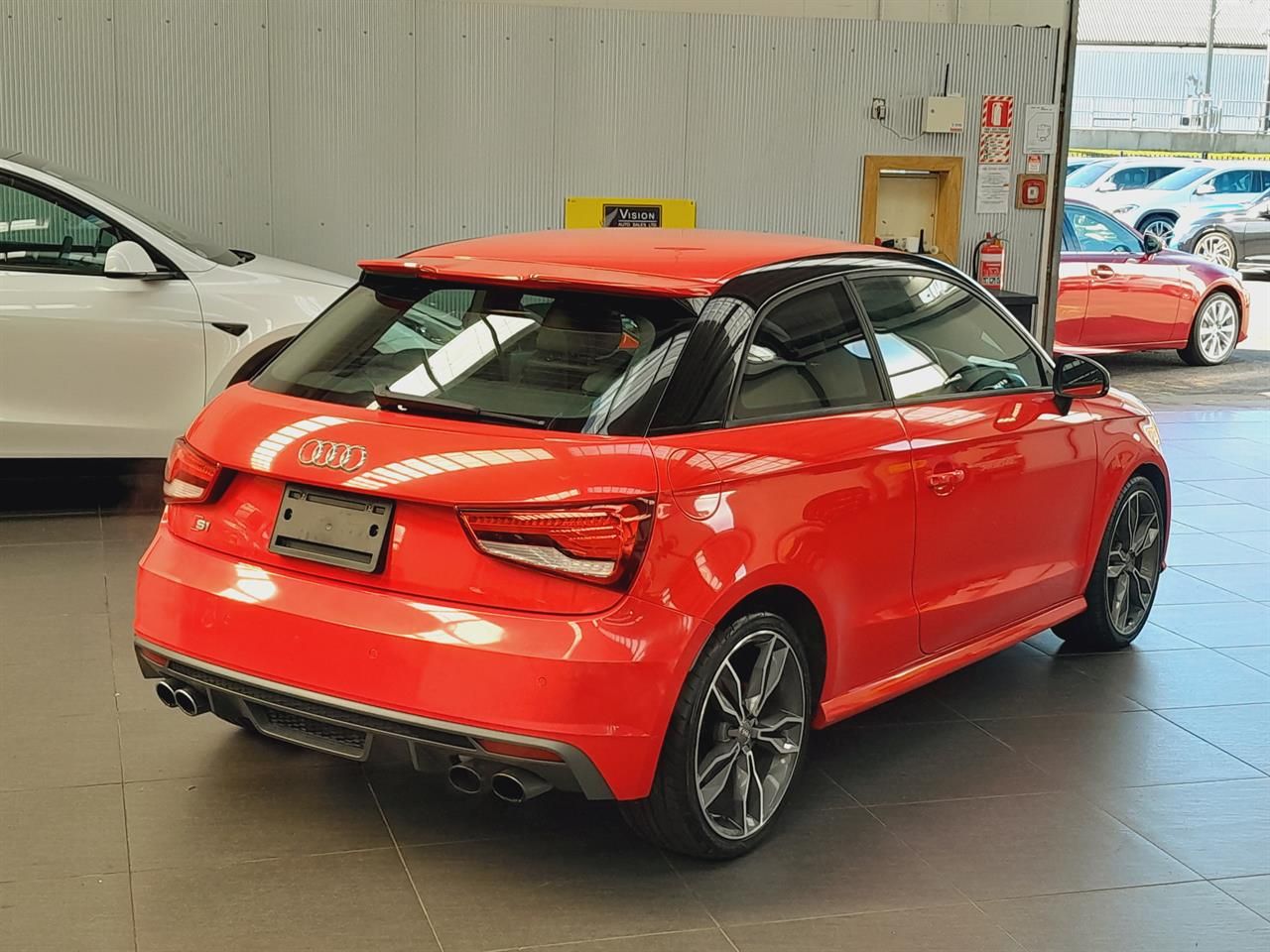 Vehicle image 4