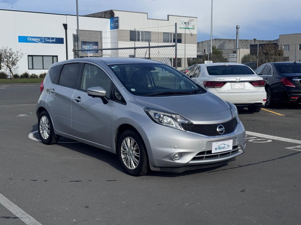 Vehicle image 3