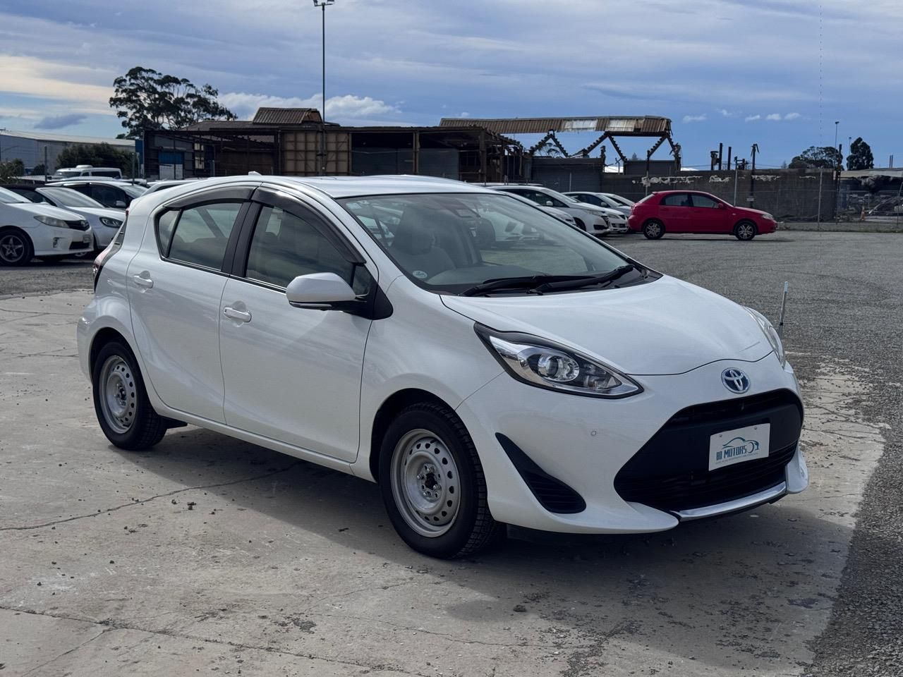 Vehicle image 3