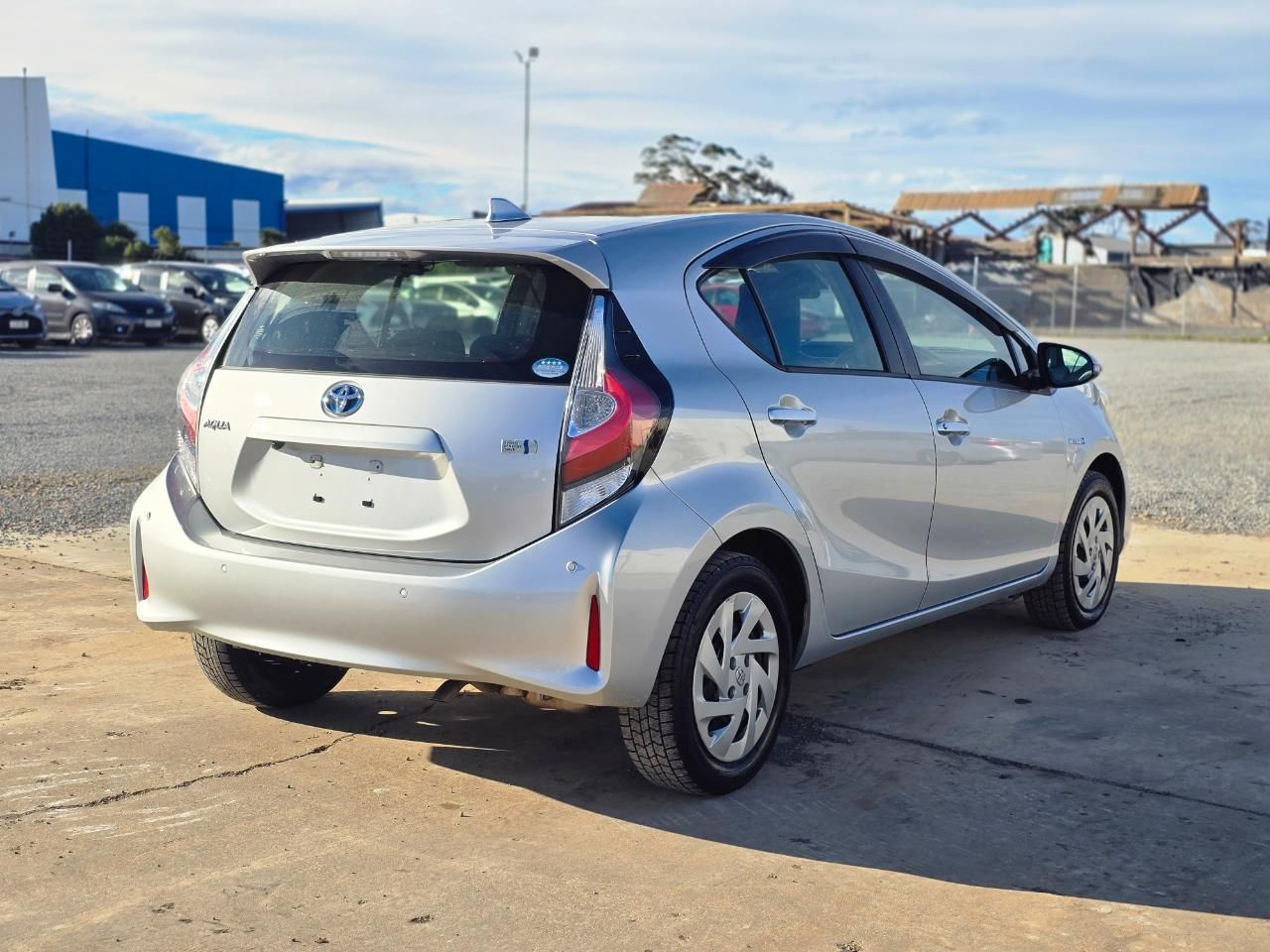 Vehicle image 5