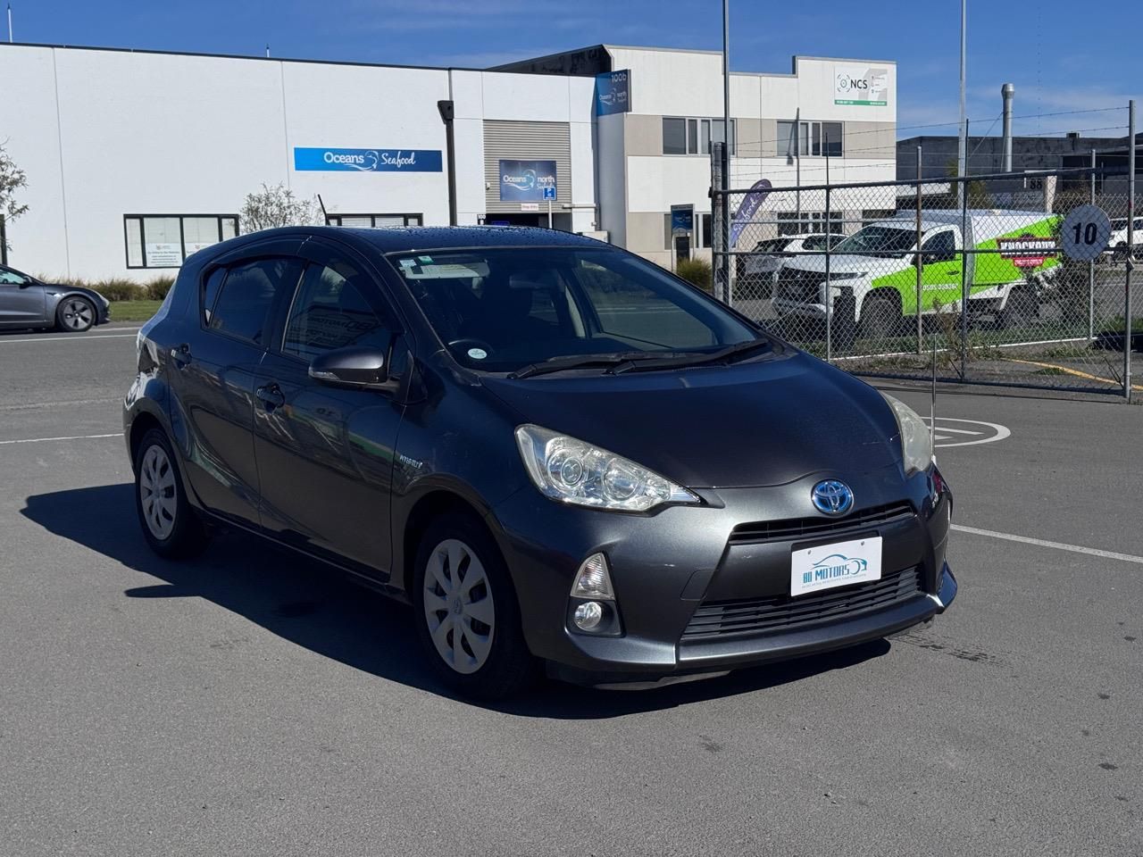 Vehicle image 3