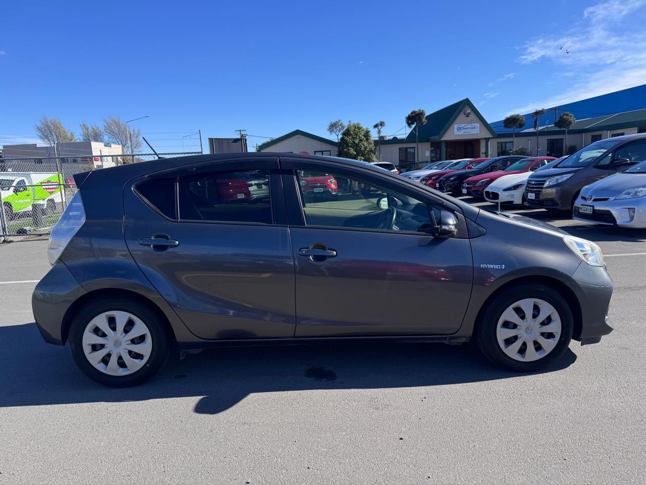 Vehicle image 4