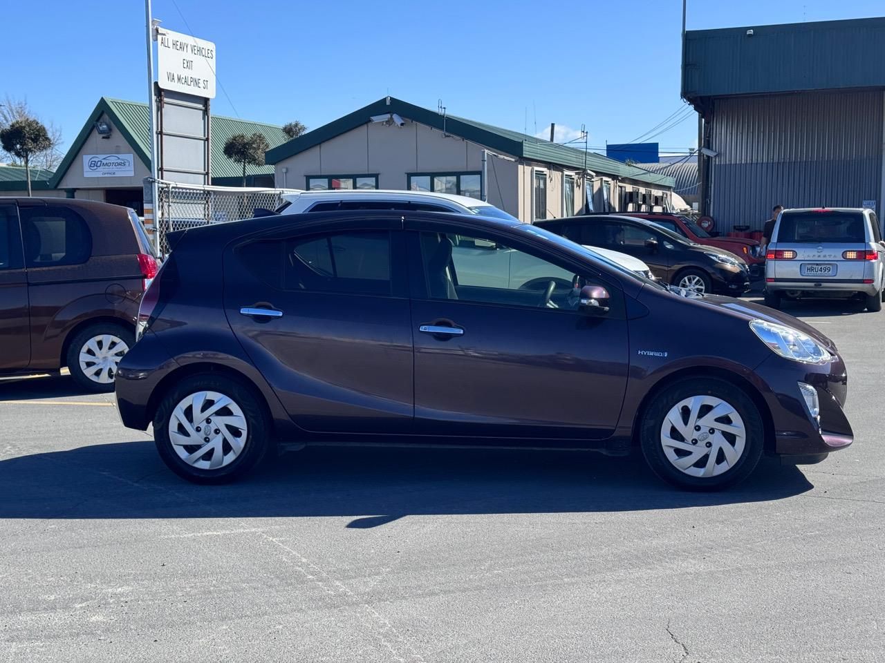 Vehicle image 4