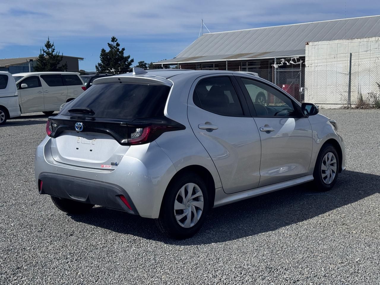 Vehicle image 5