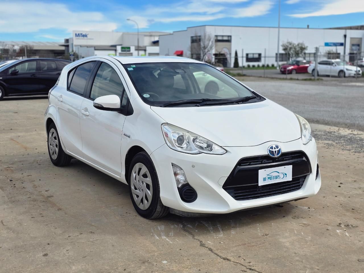 Vehicle image 3