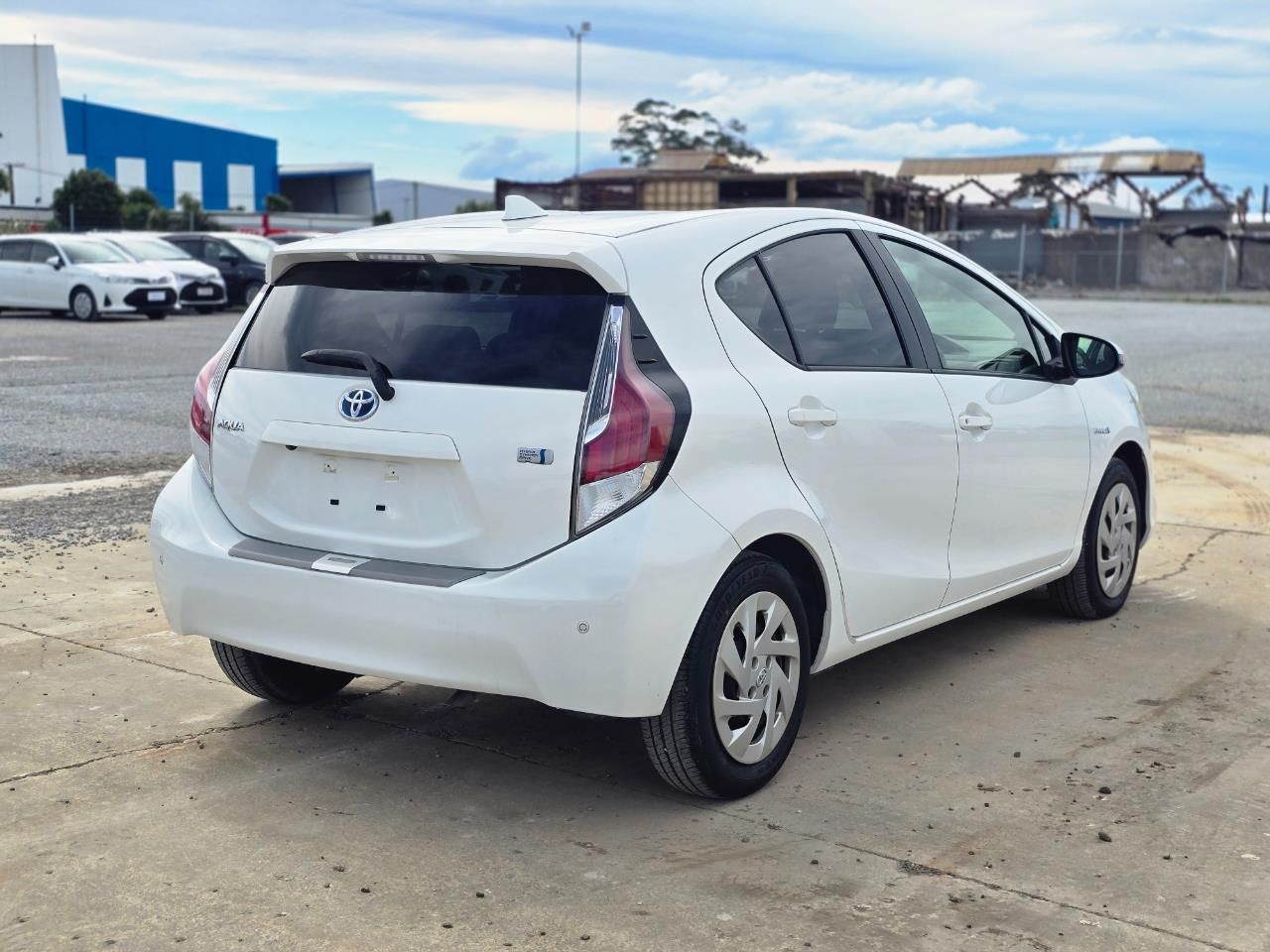 Vehicle image 5