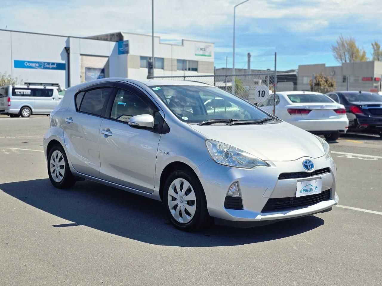 Vehicle image 3